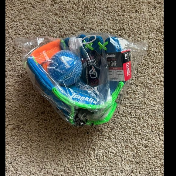 Baseball glove and ball set - Picture 2 of 2